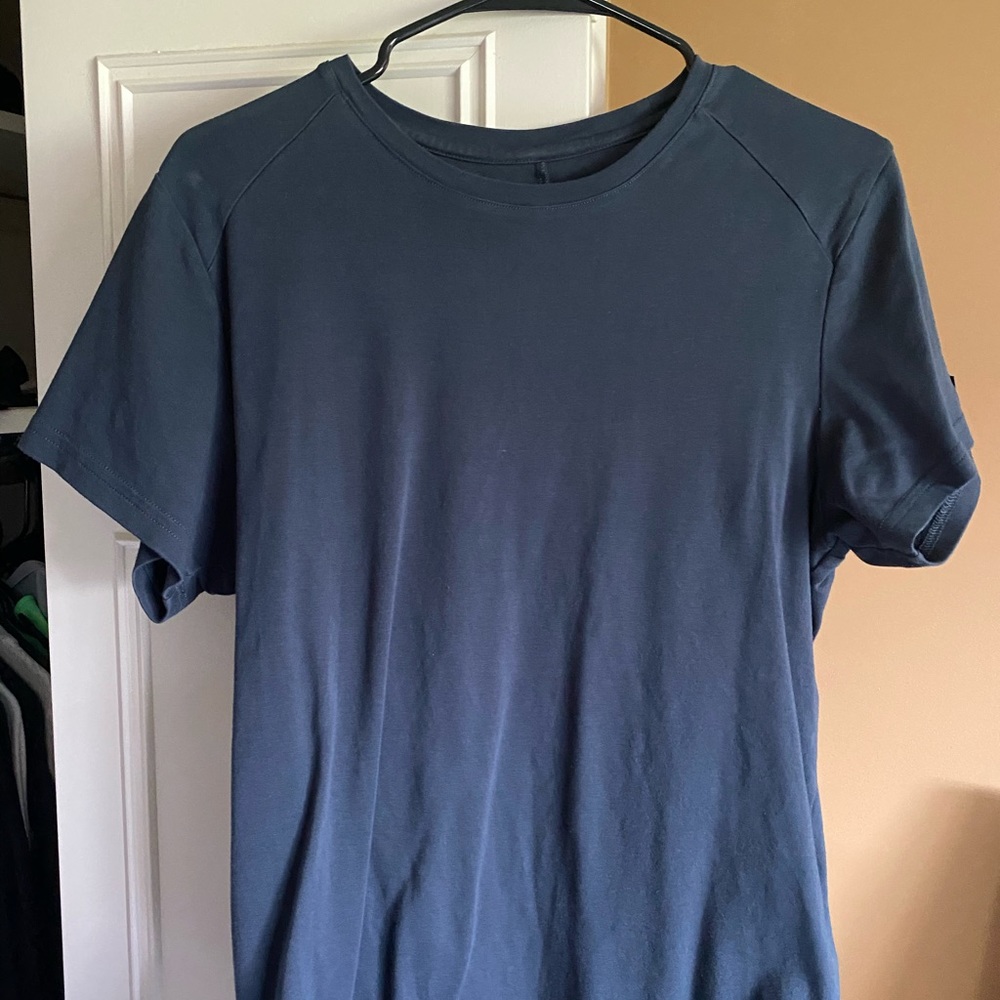 Alphalete Lux Fishtail shirt